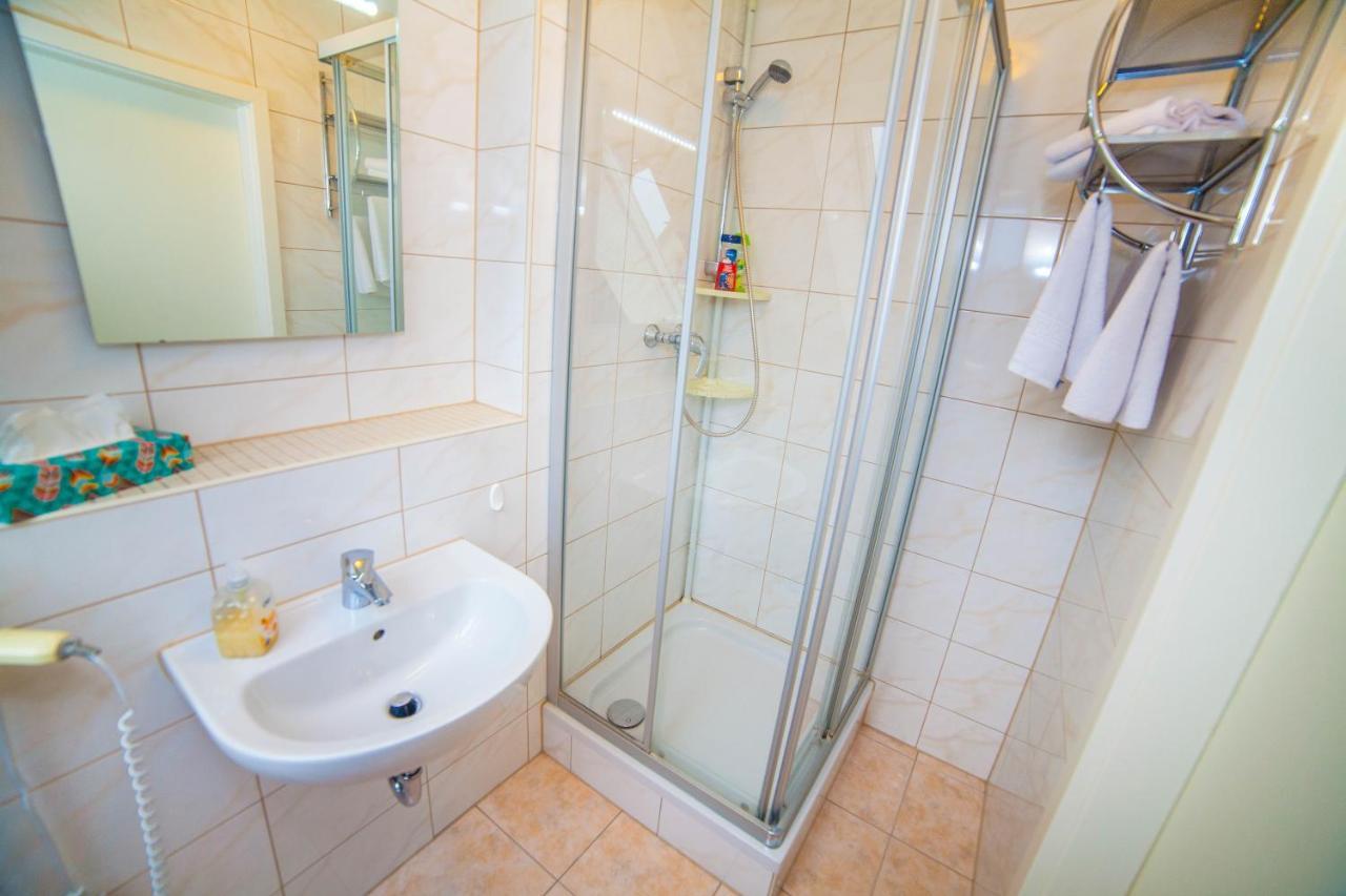 Hotel Am Gutspark Prager Gbr Leipzig Ngoại thất bức ảnh